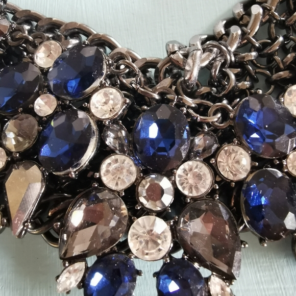 Guess Necklace - Picture 2 of 3